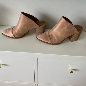 Report Tan Block Heel Mules size 9.5M